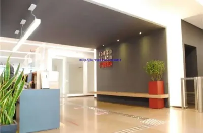 Conjunto comercial 167m², 03 banheiros e 02 vagas de garagem.  condomínio com portaria e segurança 24h.