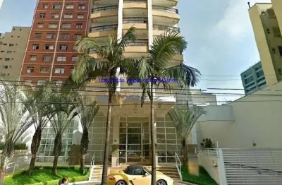 Condomínio com área de lazer: piscina, academia e sala de reuniões.   ótima localização, à 650 metros da estação de metrô paulista