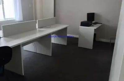 Conjunto comercial 104m²,  totalmente reformada, piso frio, janelas grandes, bem iluminado, 2 banheiros novos.  condomínio com portaria e segurança.