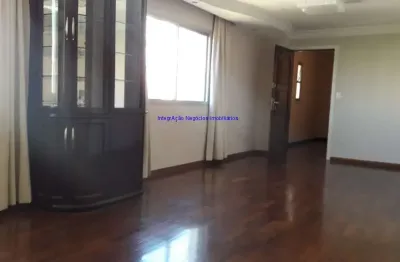 Apartamento 130m², 3 quartos (1 suite), 3 banheiros, 1 vaga de garagem. imóvel reformado, com ármarios e pronto para morar.
