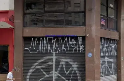 Loja  450m² e 02 banheiros.  Excelente localização, á  8 minutos andando para a estação do metro Santa Cecilia; Entre as Ruas Barão de Campinas