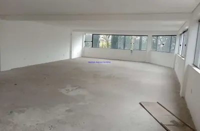 Sobreloja 260m² e 04 banheiros.  excelente localização, á 10 minutos andando para a estação do metrô higienópolis - mackenzie