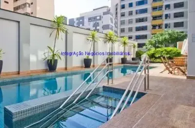 Apartamento cobertura 54m², 01 dormitório, 01 banheiro e 01 vaga na garagem.  condomínio com portaria, segurança, piscina, salão de festa