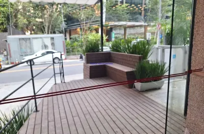 Loja 120m² e 02 banheiros.  excelente localização á 4 minutos andando para a estação do metrô consolação; entre as ruas augusta, luís coelho