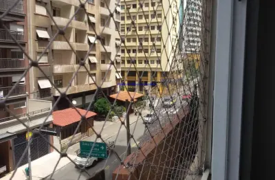 Apartamento 55m², 01 dormitório e 01 banheiro.    condomínio com portaria.   excelente localização á 9 minutos andando para a estação do metrô