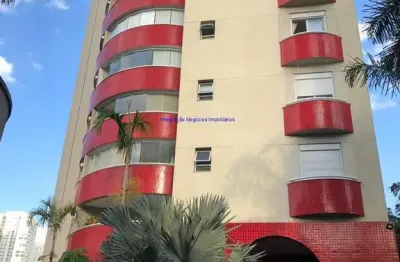 Apartamento 116m², 02 dormitórios (sendo suítes), 04 banheiros e 03 vagas na garagem.  condomínio com portaria, segurança 24hrs, piscina.