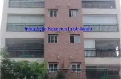 Condomínio com portaria 24hrs, piscina, salão de festa, sala de ginástica, academia e sauna.  excelente localização á 6 minutos andando para a estação