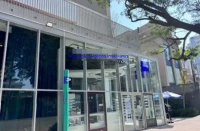 Loja 160m² e 01 banheiro.  excelente localização, á 8 minutos andando para a estação do metrô faria lima; entre as ruas dos pinheiros, maria carolina