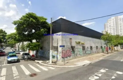 Galpão 3300m² e 10 banheiros.  excelente localização entre as ruas serra de paracaina, alexandrino da silveira bueno e avenida do  estado.