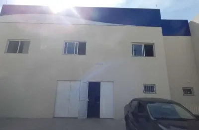 Galpão 1.060m², 03 banheiros.  excelente localização entre as ruas estéfano, cesário ramalho e dona ana néri.