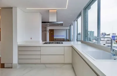 Apartamento 289,60m², 03 dormitórios (sendo 02 suítes), 03 banheiros  e 02 vagas de garagem.  condomínio com segurança e portaria.  excelente