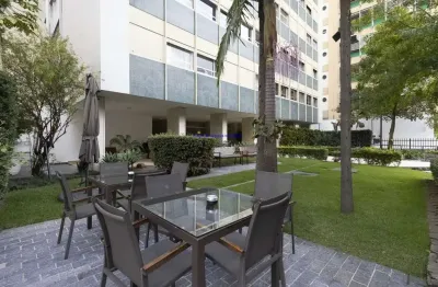 Apartamento 213,50m², 03 dormitórios (sendo suítes), 04 banheiros, 02 vagas na garagem.  condomínio com portaria e segurança.  ótima localização