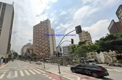 Prédio 1.800m², 09 andares, 04 conjuntos comerciais por andar, 03 lojas e 13 banheiros .   excelente localização