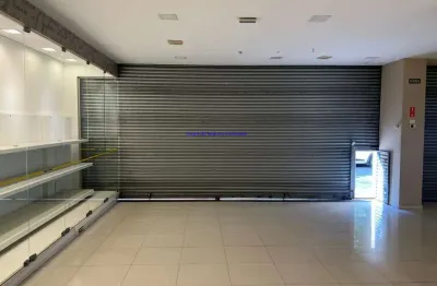 Loja 590m² e 02 banheiros.  excelente localização, á 6 minutos andando para a estação do metrô republica; entre as ruas amaral gurgel, santa isabel