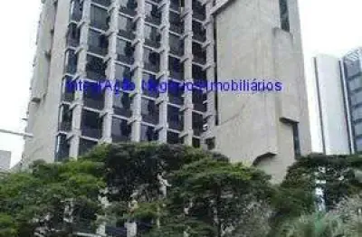Conjunto comercial 328m², 01 copa, 08 banheiros e 05 vagas na garagem.  condomínio com recepção e segurança.  excelente localização