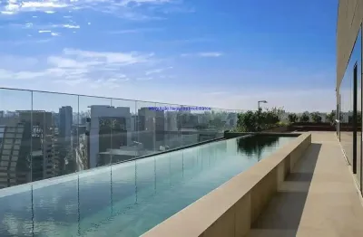 Condomínio com portaria, segurança, piscina, sauna, playground, salão de festas e academia.  excelente localização, á 4 minutos andando para a estação