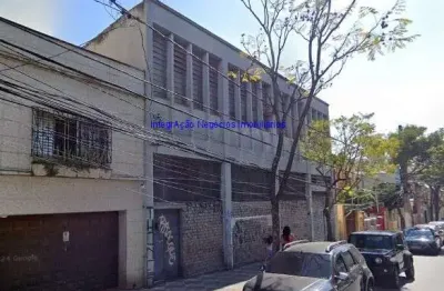 Galpão 949m² e 05 banheiros.  excelente localização entre as ruas manuel dutra, conselheiro carrão e conselheiro ramalho.