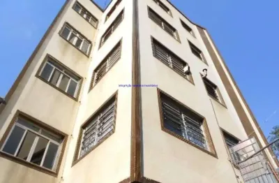 Galpão 1.900m², 05 banheiros.  excelente localização próximo as ruas freire da silva e alexandrino da silveira bueno.