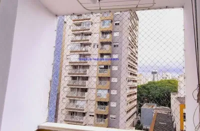 Condomínio com portaria e segurança.  excelente localização, na avenida da liberdade, no mesmo quarteirão da universidade fmu (50m), da estação