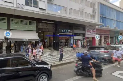 Loja 53,30m² e 01 banheiro.  excelente localização, á 3 minutos andando para a estação do metrô são bento; entre as ruas cavalheiro basílio jafet,