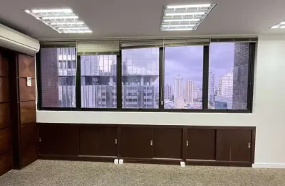 Conjunto comercial 180m², 04 banheiros e 04 vagas na garagem.  condomínio com recepção e segurança.  excelente localização entre as ruas barão