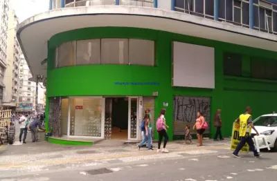 Loja 604m², 02 banheiros.  excelente localização á 4 minutos andando para a estação do metrô república; entre as ruas vinte e quatro de maio,