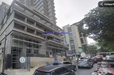Loja 218,90 e 02 banheiros.  excelente localização, á 8 minutos andando para a estação do metrô campo belo; entre as avenidas portugal, padre antônio