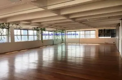 Conjunto comercial 201m², 04 banheiros e 02 vagas na garagem.  condomínio com recepção e segurança.  excelente localização entre as ruas campo verde