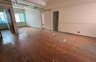Conjunto comercial 140,13, 04 salas e 02 banheiros.  excelente localização, á 10 minutos andando para a estação do metrô santa cecilia