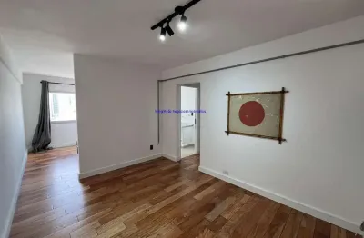Apartamento 40m², 01 dormitório e 01 banheiro.   condomínio com portaria e segurança.  excelente localização, á  8 minutos andando para a estação