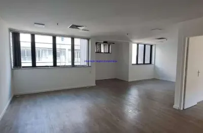 Conjunto comercial 79m², 01 copa, 02 banheiros e 02 vagas na garagem.  condomínio com recepção e segurança.  excelente localização