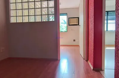 Conjunto comercial 33m², 01 sala e 01 banheiro.  condomínio com recepção e segurança.  excelente localização á 3 minutos andando para a estação