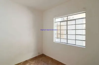 Apartamento 104m², 01 dormitório e 01 banheiro.  condomínio com portaria.  excelente localização entre as ruas piracuama, apinajes e ministro gastão