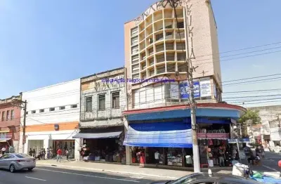 Loja  714m² e 02 banheiros.  excelente localização entre as ruas brigadeiro machado, cavalheiro e hipódromo.