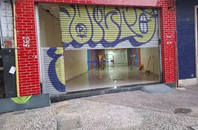 Loja 340m² , 06 banheiros,  fumodromo e área aberta.  excelente localização, a 08 minutos andando para  estação do metrô republica;