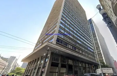 Condomínio com recepção e segurança.  excelente localização á 4 minutos andando para a estação do metrô anhangabaú; próximo a rua doutor miguel couto,