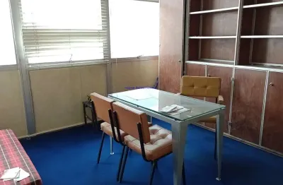 Conjunto comercial 35m², 01 sala, 01 banheiro e 01 vaga na garagem.  condomínio com recepção e segurança.  excelente localização á 7 minutos andando