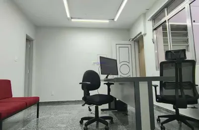 Conjunto comercial 170,37m² e 02 banheiros.  condomínio com portaria e segurança.  excelente localização á 9 minutos andando para a estação do metrô