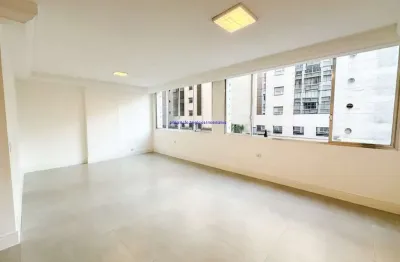 Apartamento 159m², 03 dormitórios (sendo 01 suíte), 03 banheiros e 01 vaga de garagem.  condomínio com portaria, segurança, academia, salão de festa,