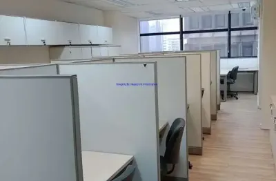 Conjunto comercial 70m²  (com ou sem mobília), 02 banheiros e 01 vaga na garagem.  condomínio com recepção e segurança 24hrs.  excelente localização