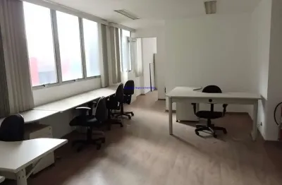 Conjunto comercial mobiliado 61,87m², 02 banheiros e 01 vaga de garagem.  condomínio com portaria e recepção.  excelente localização, á 10 minutos