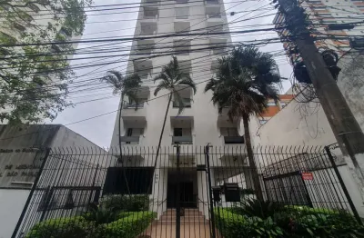 Apartamento  36m², 01 dormitório, 01 banheiro e 01 vaga na garagem.  condomínio com portaria e segurança.  excelente localização, á 2 minutos andando