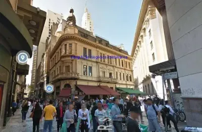 Conjunto comercial 80m² e 02 banheiros.  condomínio com recepção e segurança 24hrs.  excelente localização á 3 minutos andando para a estação do metrô