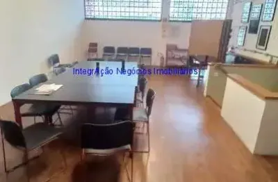 Conjunto comercial 80m², 03 salas e 02 banheiros.  excelente localização, próximo da estação do metrô fradique coutinho; entre as ruas  mateus grou