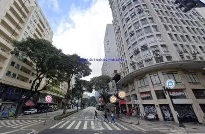 Loja 100m² e 01 banheiro.  excelente localização á 2 minutos andando para a estação do metrô republica; entre as avenidas ipiranga, são joão