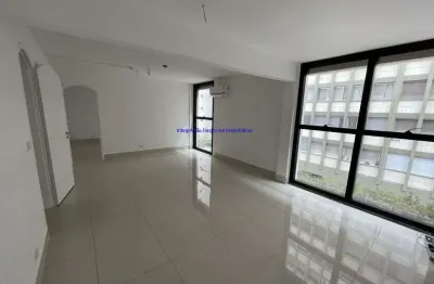 Apartamento 75m²,  03 dormitórios e 01 banheiro.  condomínio com portaria, segurança, piscina e academia.  excelente localização á 8 minutos andando