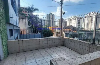 Casa 120m², 02 dormitórios (sendo 01 suíte), 02 banheiros e 02 vagas de garagem.  excelente localização á 7 minutos andando para a estação do metrô