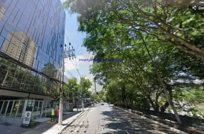 Loja  113,89m² e 02 banheiros.  excelente localização á 5 minutos andando para a estação do metrô são joaquim; entre as ruas professor antônio