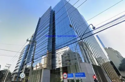 Meia laje 244,45m² e 02 banheiros.  condomínio com portaria  e segurança.  excelente localização á 7 minutos andando para a estação do metrô fradique