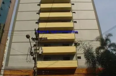 Condomínio com portaria, churrasqueira, piscina, sala de ginástica, salão de festa, salão de jogos e sauna.  excelente localização,